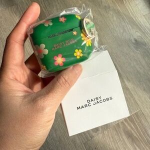 Marc Jacobs Daisy Wild Apple AirPods 3rd Generation Case NEW IN BOX